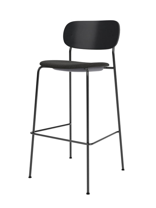 Co Bar Chair, Black Steel Base, Upholstered Seat, Oak Veneer Backrest, PC1T, Black Oak, EU/US - CAL117 Foam, 0198 (Black), Re-wool, Re-wool, Kvadrat