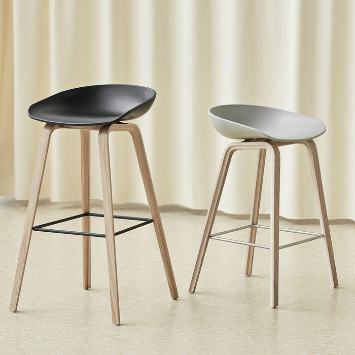 AAS32 Bar Stool Low Water-based lacquered oak veneer 4 leg base Stainless steel footrest H65 Standard glider - HAY
