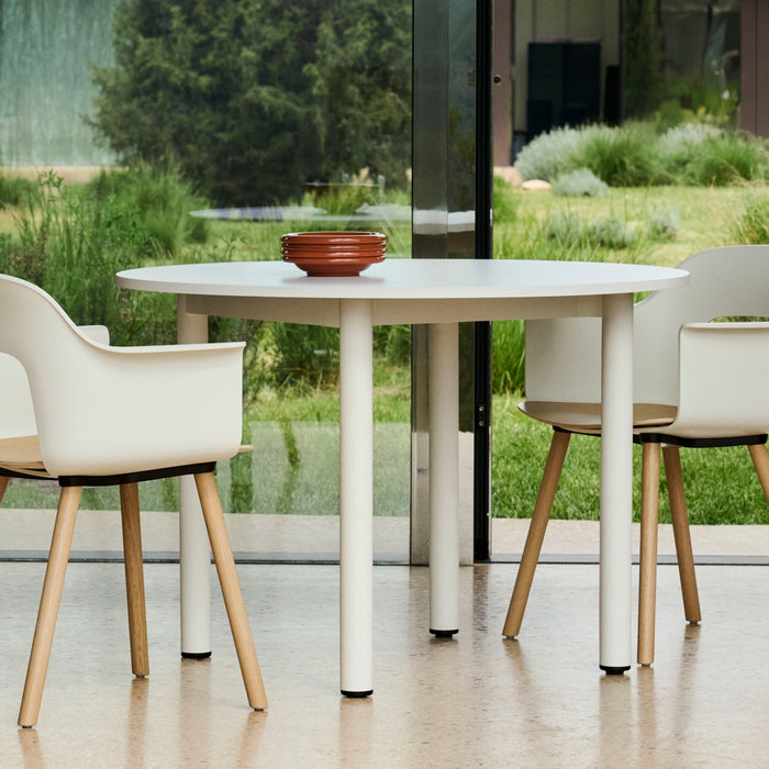 Annex Table Round Water-based lacquered oak legs Anodized aluminium apron Adjustable gliders - HAY