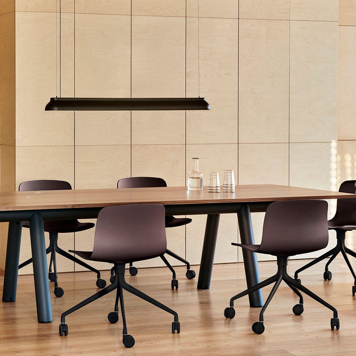 Boa Table 1100 Barn red powder coated frame - HAY