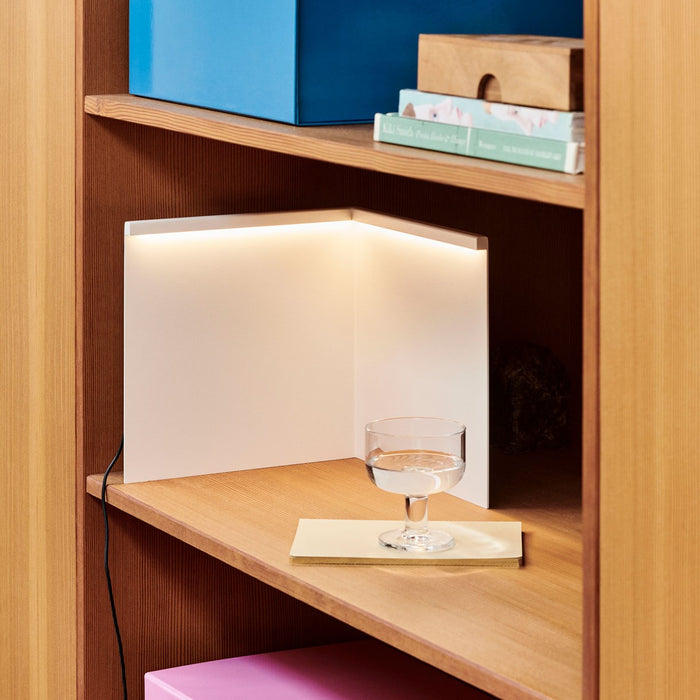 LBM Corner table lamp - HAY