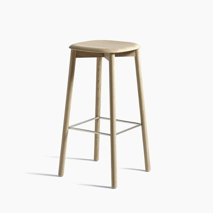 Soft Edge82 Fall red water-based lacquered solid oak 4 leg base Stainless steel footrest H75 Standard glider - HAY
