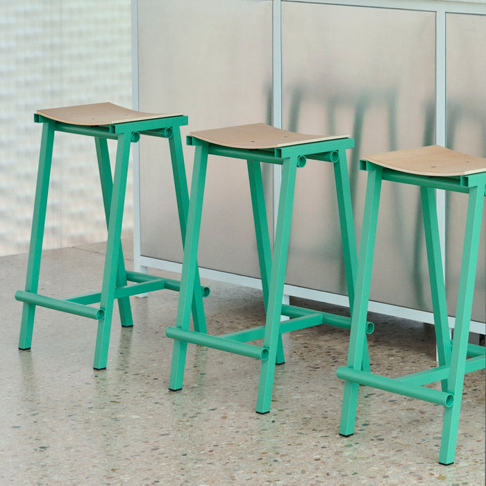 Taburete 8 Bar stool Low Eggshell powder coated base H65 - HAY