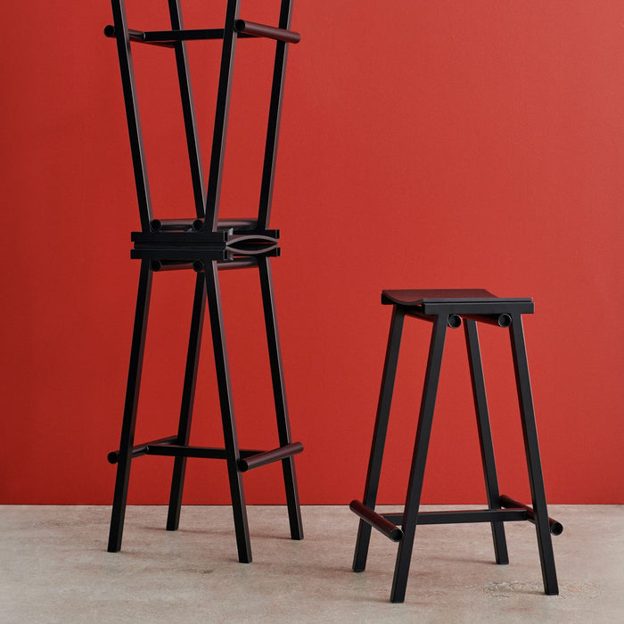 Taburete 8 Bar stool Low Signal red powder coated base H65 - HAY