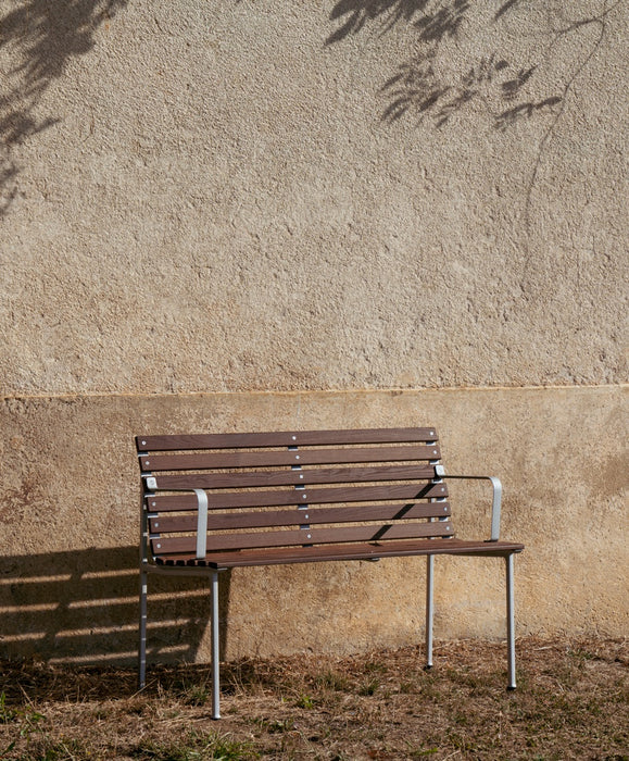Traverse Dining Bench w. arm - HAY