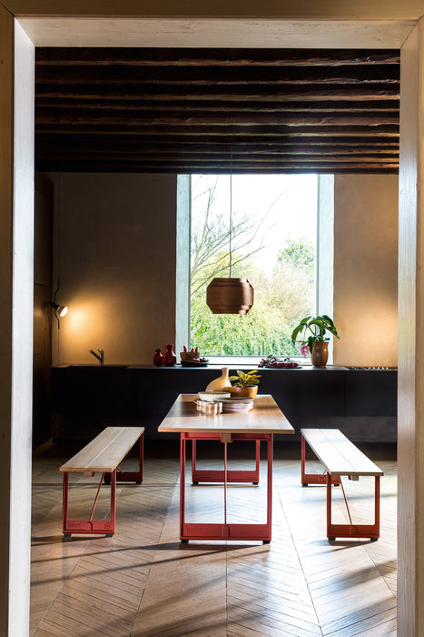 Brut Dining Table natural oak red - ambient