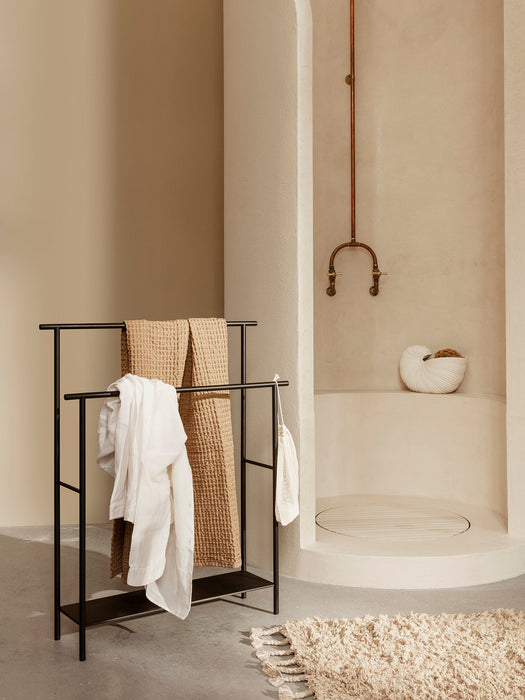 Dora Towel Stand