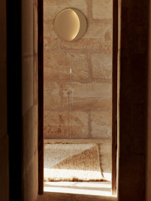 Neba Wall Lamp
