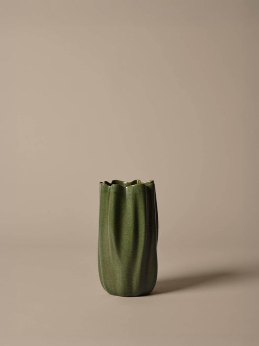 Nium Vase