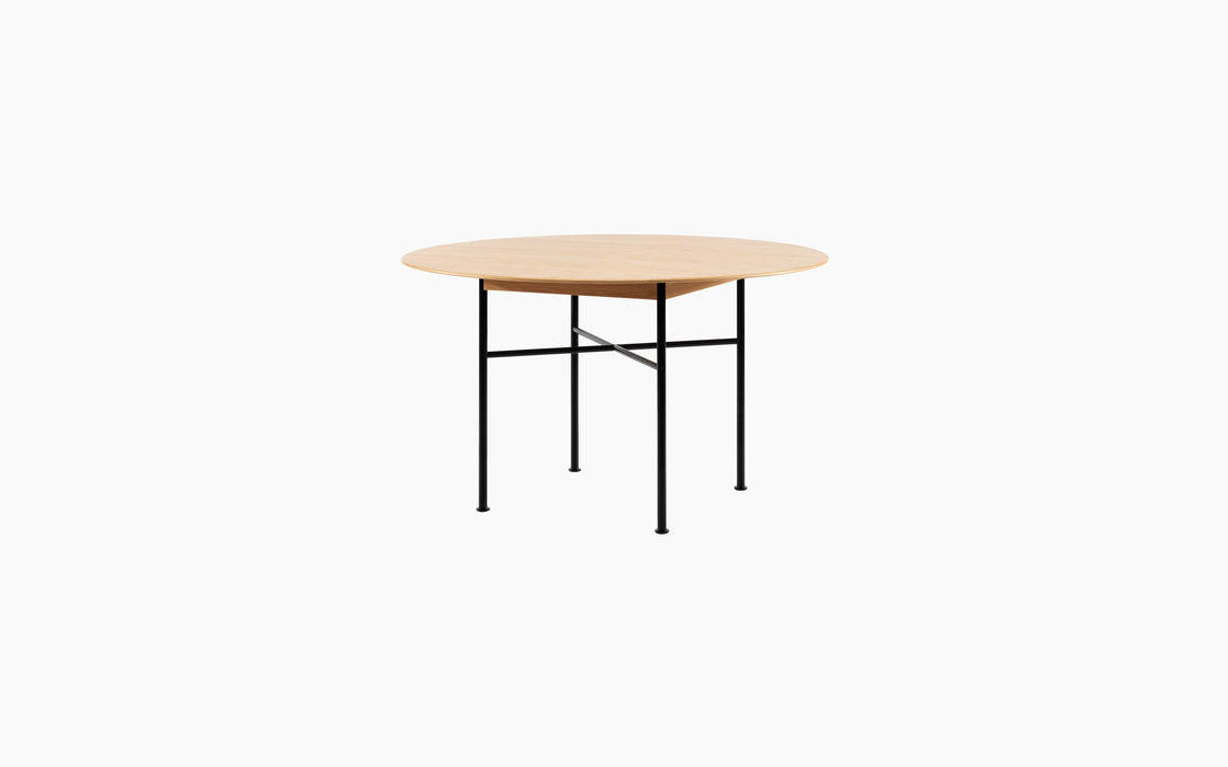 Supper Round Table — Lacquered oak_9005