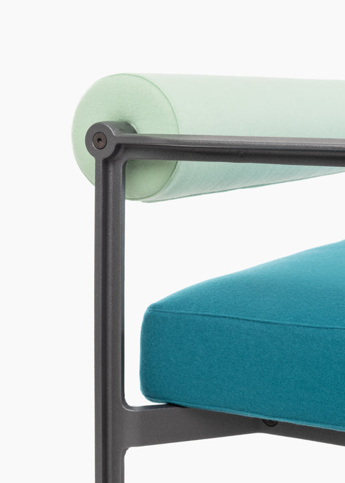 Brut brut 3seater anthracite kvadrat hero - studio
