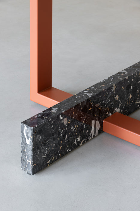 Pied-à-terre pied terre brick red black portoro - ambient