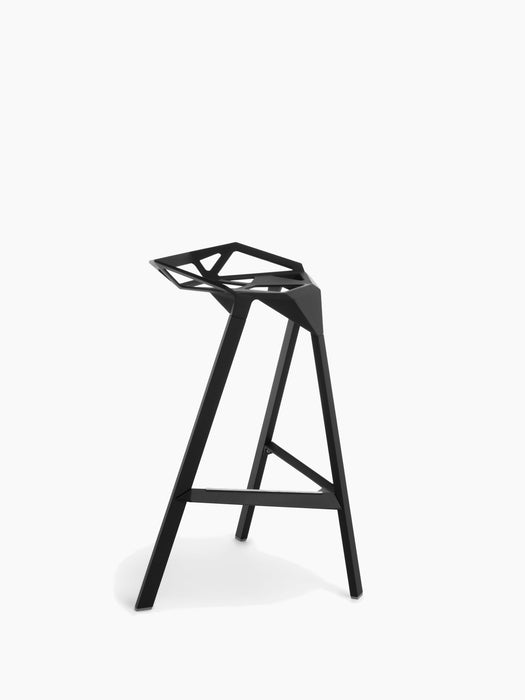 Stool_One one black - studio