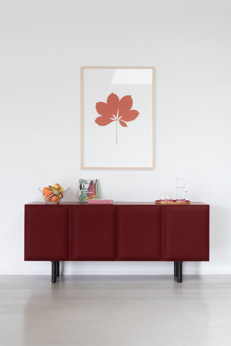 Tacito tacito sideboard kvadrat hero bordeaux green - ambient