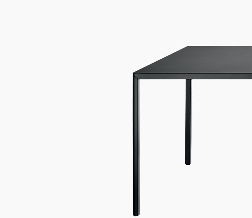 Passe-partout Dining Table